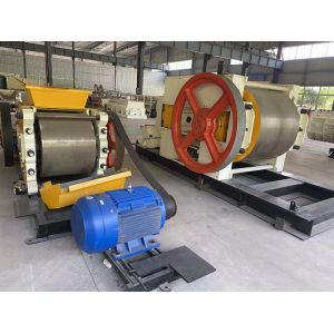 China Machine de concassage à rouleaux de briques d'argile à grande vitesse pour usine de fabrication de briques wholesale