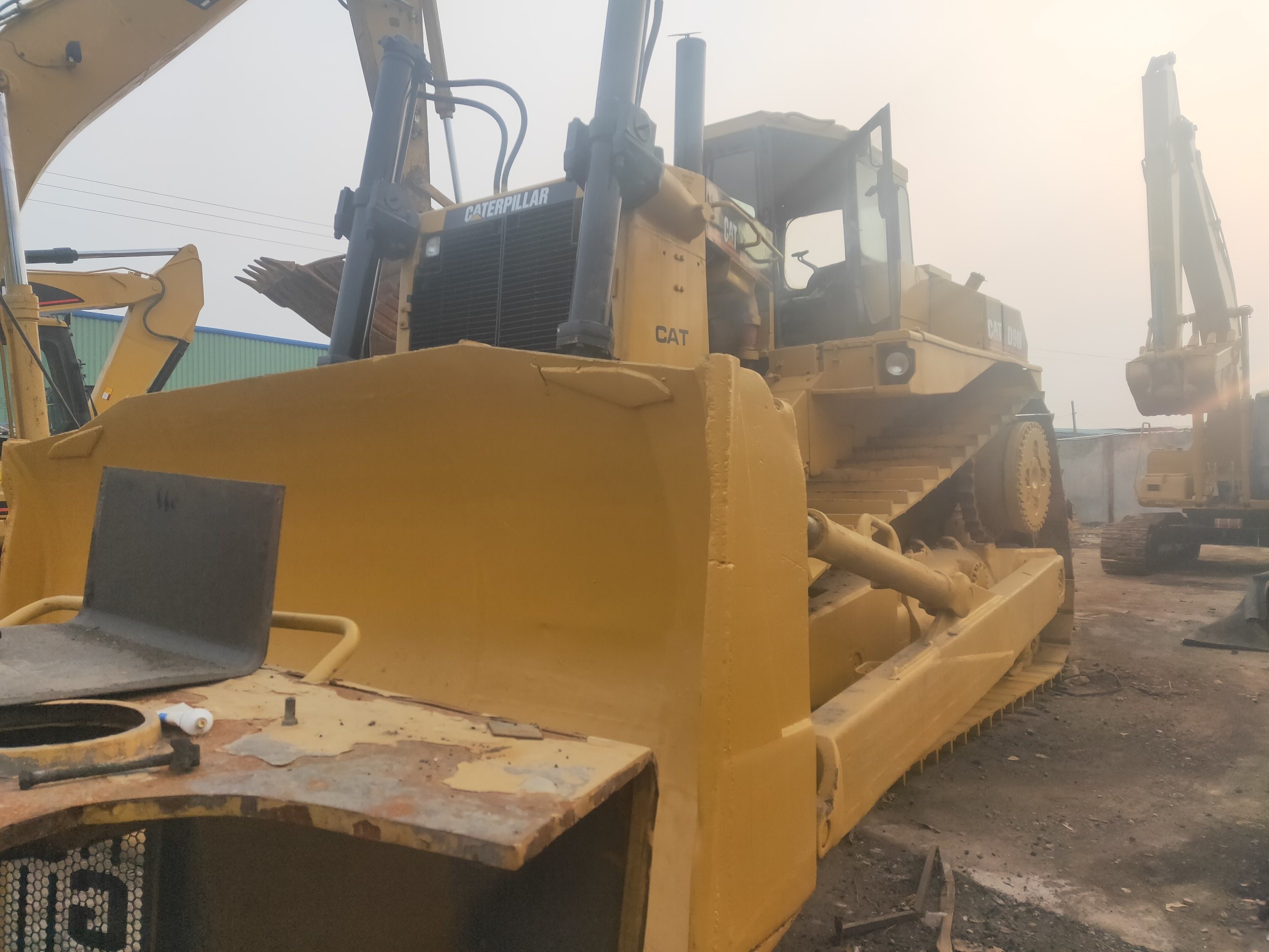                  Nice Dozer Cat D9n in Stock for Sale, Used Caterpillar Heavy Mining Crawler Tractor D9n D9l D8n D10n D10t Bulldozer on Promotion             