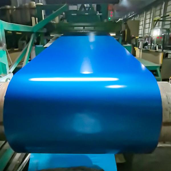 600-1250mm 幅 カラー塗装アルミニウムコイルロール ポリエステル塗装 0.25mm-1.2mm