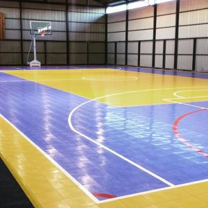 China 15mm Thickness Smooth PP Tiles Floor Long Lasting Sports Flooring Solution supplier