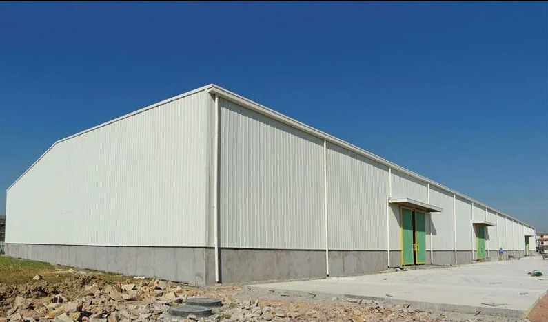 China Installation d'entrepôt préfabriqué pour projet de structure en acier supplier