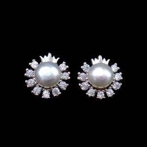 China Sweety 925 Sterling Silver Pearl Earrings Snow Shape For Girl Friend Gift supplier