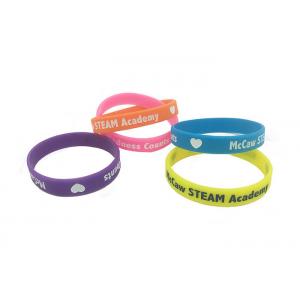 Logo Debossed Silicone Wristbands adapté aux besoins du client, bracelets frais de silicone pour l'événement