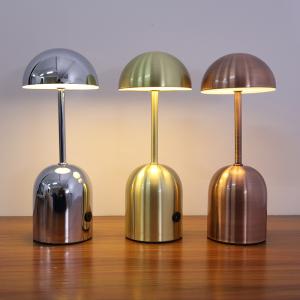 China Das cores recarregáveis da lâmpada de mesa 3 do diodo emissor de luz do CE luz sem corda da tabela do cogumelo supplier