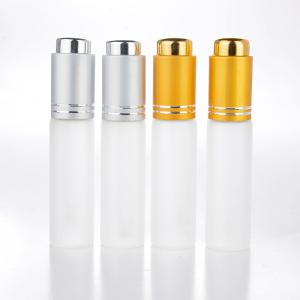 China ガラス パッキングのガラスびん、10ml精油、10ml香水瓶のための携帯用点滴器のびんを曇らす10ml supplier