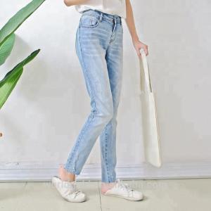 China Fashion Ladies Ripped Skinny Jeans , Light Blue Stretch Jeans For Women supplier