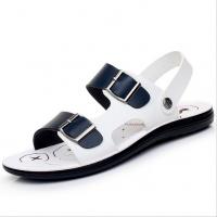 China Round Toe Handmade Leather Sandals Summer Men Beach Sandals Logo Customized on sale