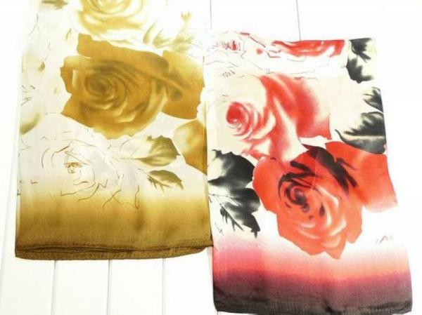 女性2013は100%に女性のための絹の大きく/大きい正方形の絹のスカーフ/ピンクおよび黒のスカーフを作ります