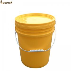 China Beekeeping Equipment 20L Honey Tank Without Honey Gate Plastic Honey Barrel supplier