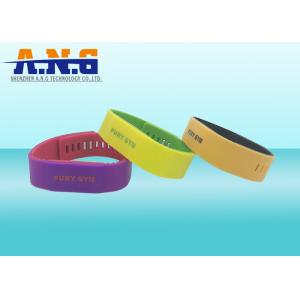 China Pulseras y pulseras RFID de silicona resistentes al agua para control de acceso y sin efectivo supplier