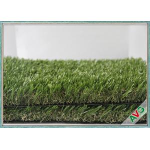 China La hierba falsa alfombra la hierba artificial al aire libre para el área residencial de las yardas/juego supplier