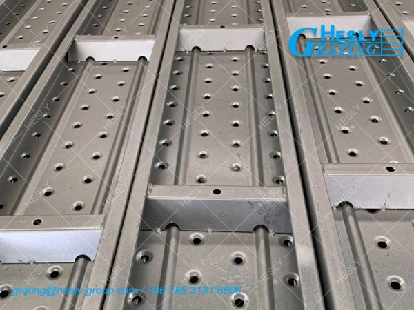 Scaffolding Perforated Steel Planks with Hook, 1.8mm thick, 250mm width, 5000m Long, HeslyGrating Factory