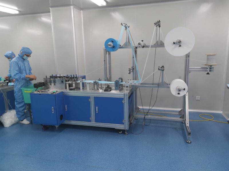 China Máscara protetora médica que faz a máquina mascarar a máquina de perfuração 2 M*0.6 M*1.9 M supplier