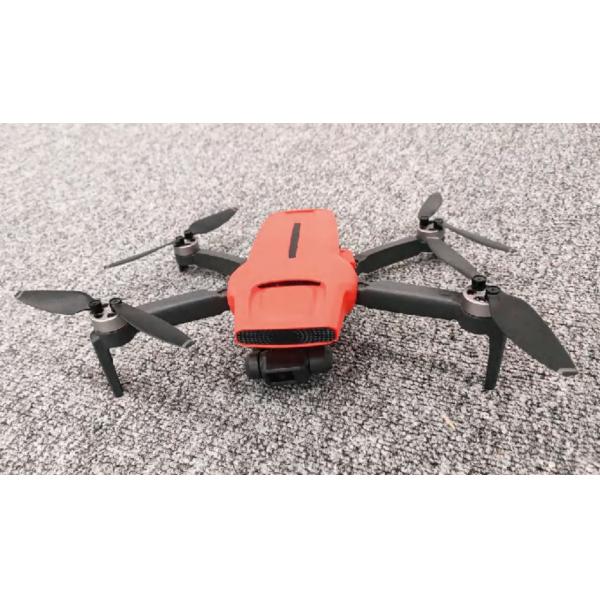 Tiempo de vuelo máximo 32 min. Drone pequeño integrado Peso de despegue: 245 g. Tiempo de vuelo máximo: 32 min. Base de ruedas: 214 mm. Velocidad máxima: 16 m/s.