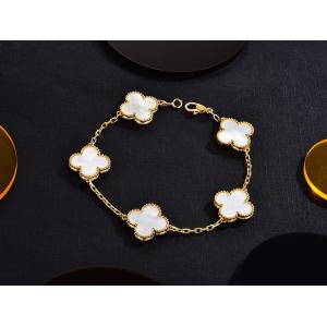 China Handcrafted Small Pearl Bracelet Uniquely Elegant Solid 18k Gold Jewelry For Women supplier