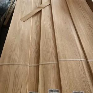 China 0.45mm Red Oak Wood Veneer , Phenolic Glue Grain Natural Oak Veneer Sheets supplier