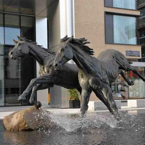 China Resin Crafts Outdoor Bronze Sculpture , Brass Horse Sculpture 5mm Thick OEM ODM supplier