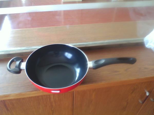 cacerola antiadherente del wok de la parte inferior de la inducción de los 30cm con la manija del lado del silicio