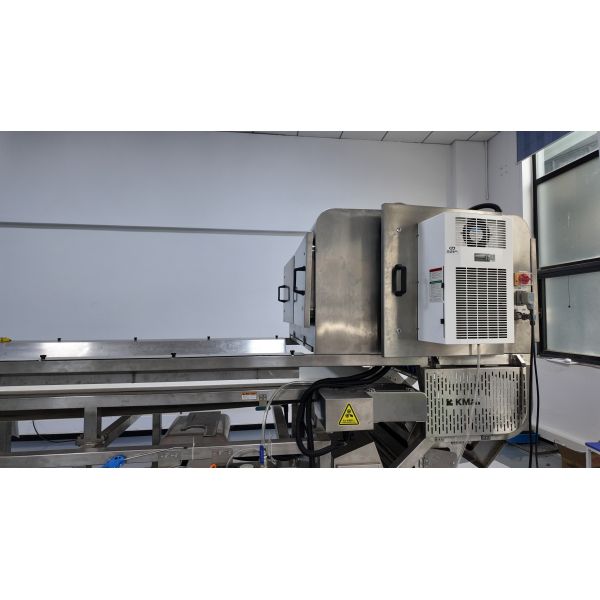 鶏肉キューブ選別用多機能カラーソーター