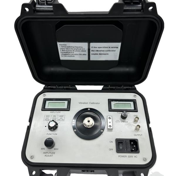 Digital Vibration Calibrator Calibrate Vibration Meter , Vibration Analyzer / Tester ISO10816 TMV-5031