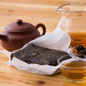China Nature Vitamins And Minerals Black Tea Brick Drink Everyday Compressed Tea Brick supplier