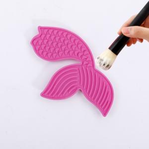 China Color Cleaner Make Up Brushes Silicon Mat Fishtail Makeup Brush Cleaning Pad supplier