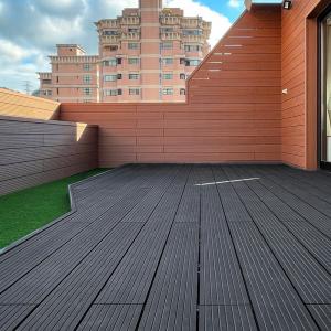 natural WPC Outdoor Decking Panel Boards Recycled Decking Boards UV Resistant