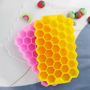 China PVC Free Soft Rubber Ice Cube Tray With Lid Honeycomb Shape OEM supplier