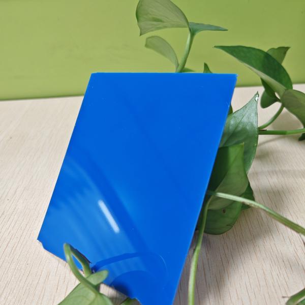 China Hoja sólida de policarbonato azul opaco para fácil manejo e instalación con diseño ligero wholesale