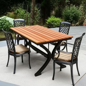China Crea un ambiente rústico al aire libre con mesa y sillas de hierro fundido en madera natural y acabado mate supplier