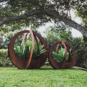 Decorative Large Corten Metal Blade Ball Flower Planters For Garden Landscape