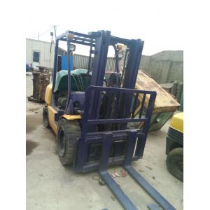 3t.2t used komatsu forklift working into container