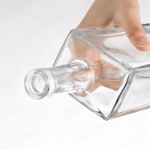 750ml Glass Brandy Gin Rum Tequila Vodka Spirits Bottle with Decal Surface Handling