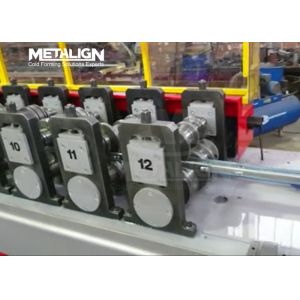 China Sistema de perforación y enfriamiento hidráulico máquina de formación de rodillos personalizada para perfiles de soporte de vid de uva de metal wholesale