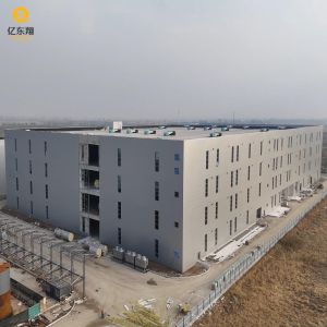 China Standard de soudage AWS D1.1 Bâtiment d'entrepôt en acier Portée de l'installation Maind'œuvre expérimentée Conceptions structurelles personnalisées supplier