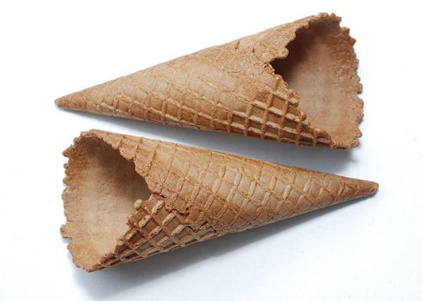 La crème glacée de la CE a rapporté les cônes Shpe conique de gaufre plongés par