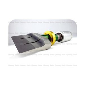 China Rubber Ultrasonic Cutting Machine With Titanium Blade For Manual Or Machine Loading wholesale