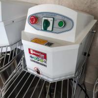 China 220r/m Electric Spiral Dough Mixer Flour Blending Machine on sale
