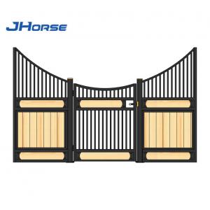 China Luxury Design Horse Stables Stalls Sets With Steel Frame Wood Panel supplier