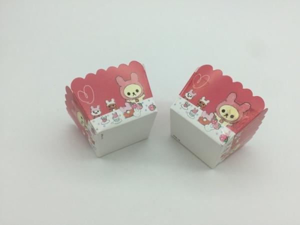Disposable Square Cupcake Cases Papers , Red And White Cupcake Wrappers / Liners