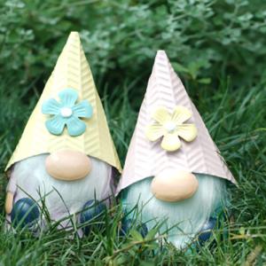 Metal Garden Gnome Ornaments Outdoor Decor Small Flower Gnome