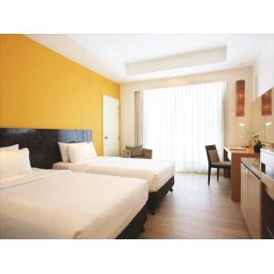 China High quality laminated hotel room furniture used double size hotel beds headboard with combine desk and TV cabinets supplier