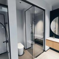 China 304 Stainless Steel Bathroom Shower Room Tempered Glass Sliding Shower Doors on sale