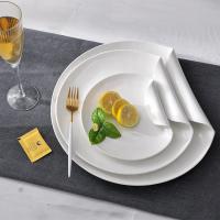 China Irregular Shape Glazed Ceramic Plate Set Sustainable Eco Friendly For Restaurant on sale
