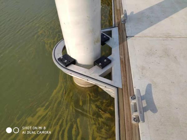 Guide de pile en aluminium de mer/corrosion de dock anti pour le dock de ponton flottant de chapeau de pile de pont de flottement