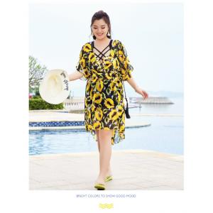style bikini three-piece swimsuit female blouse sunscreen gather Korean version of the corner hot spring swimsuit