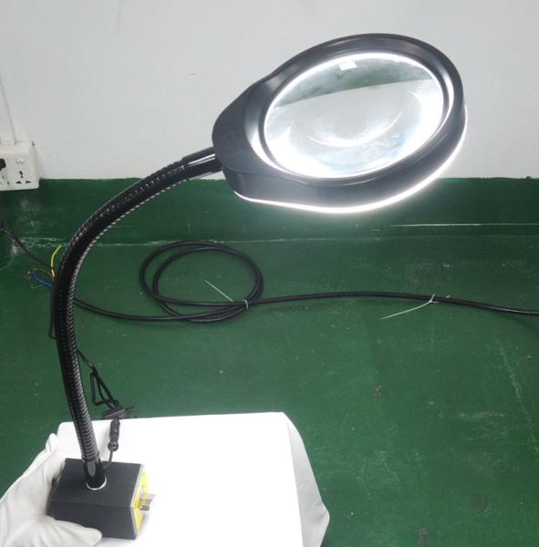 Base magnética multifuncional al por mayor con la lupa de la lámpara del LED