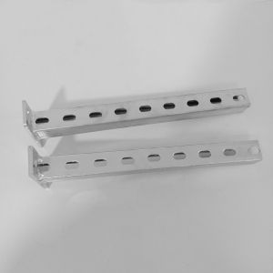 China ASME ASTM PregalvanizedのUnistrut鋼板は0.1mmの支柱の片持梁ブラケットをかっこに入れる supplier