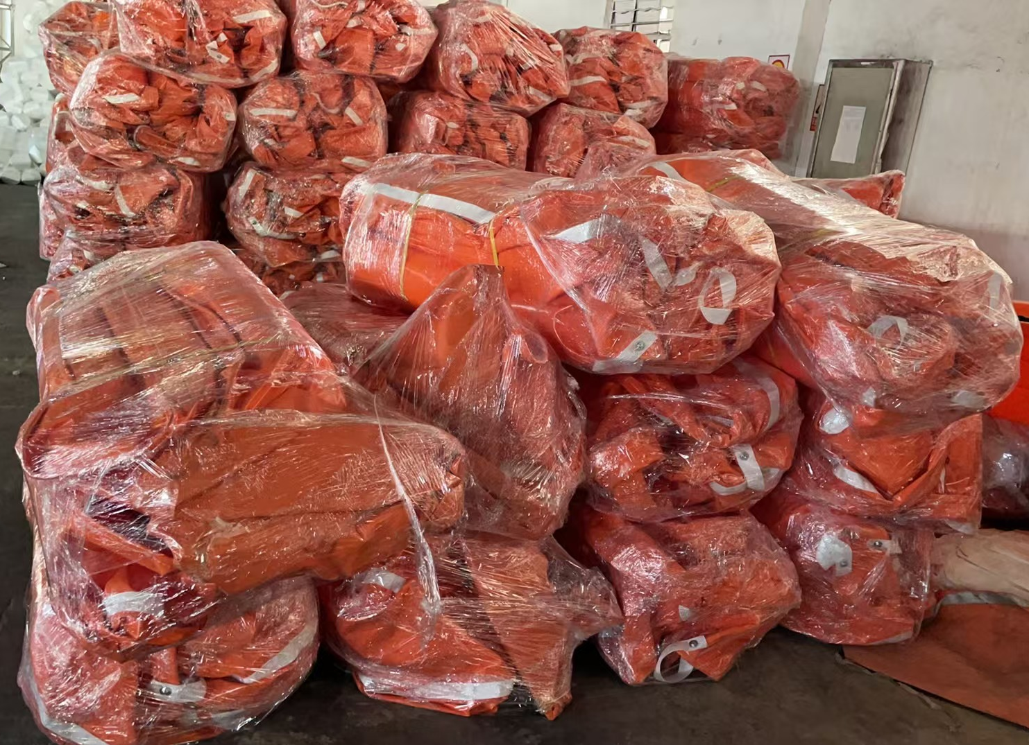 Barrière de confinement flottante en PVC de 20 m pour le contrôle des inondations dans les ports maritimes