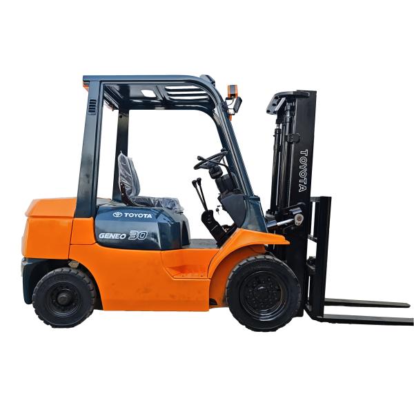 Used 3-Ton Toyota 7F Manual Forklift with Center Cylinder and Orange Paint, Offering a Compact and Reliable Solution for Material Handling in Limited Spaces